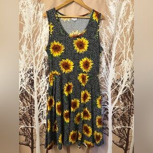 LuLaRoe XL Nicki Sunflower. Polka Dot Patterned Dress